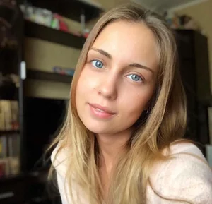 Mo